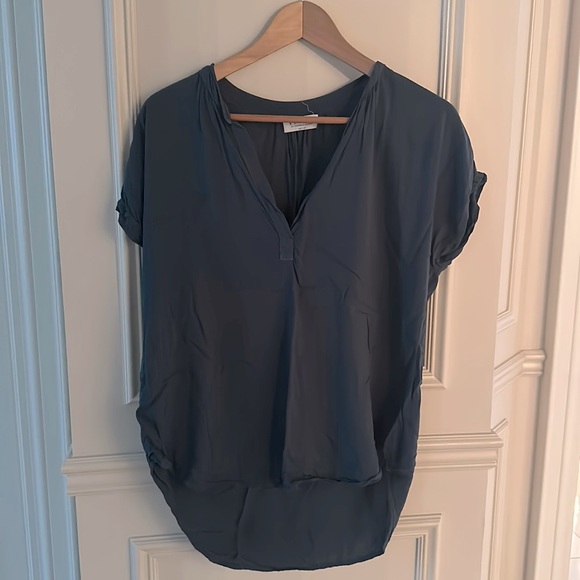 Velvet by Graham & Spencer sleeveless blouse, size medium - Picture 1 of 4